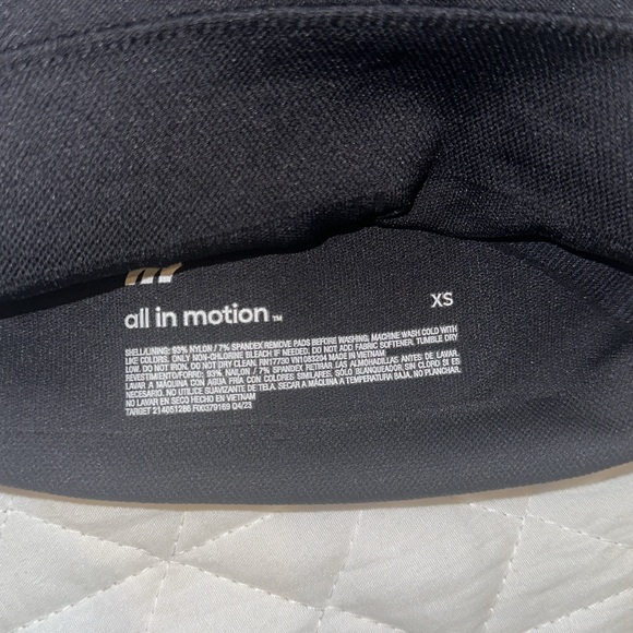 Black racerback sports bra XS with adjustable straps - Picture 4 of 4